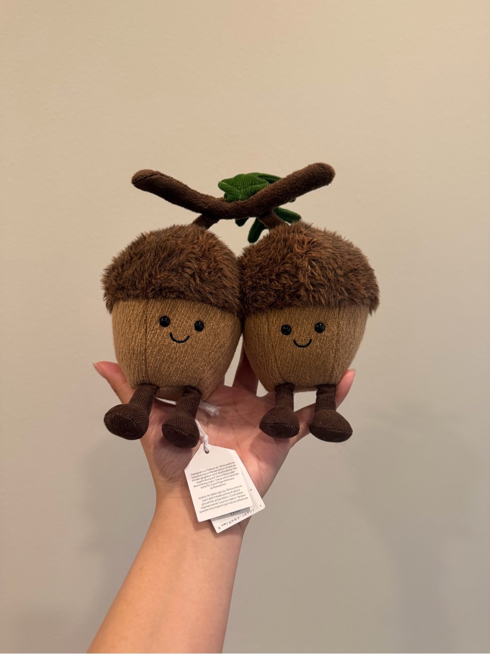 Jellycat Amuseables Ort & Tum Acorns